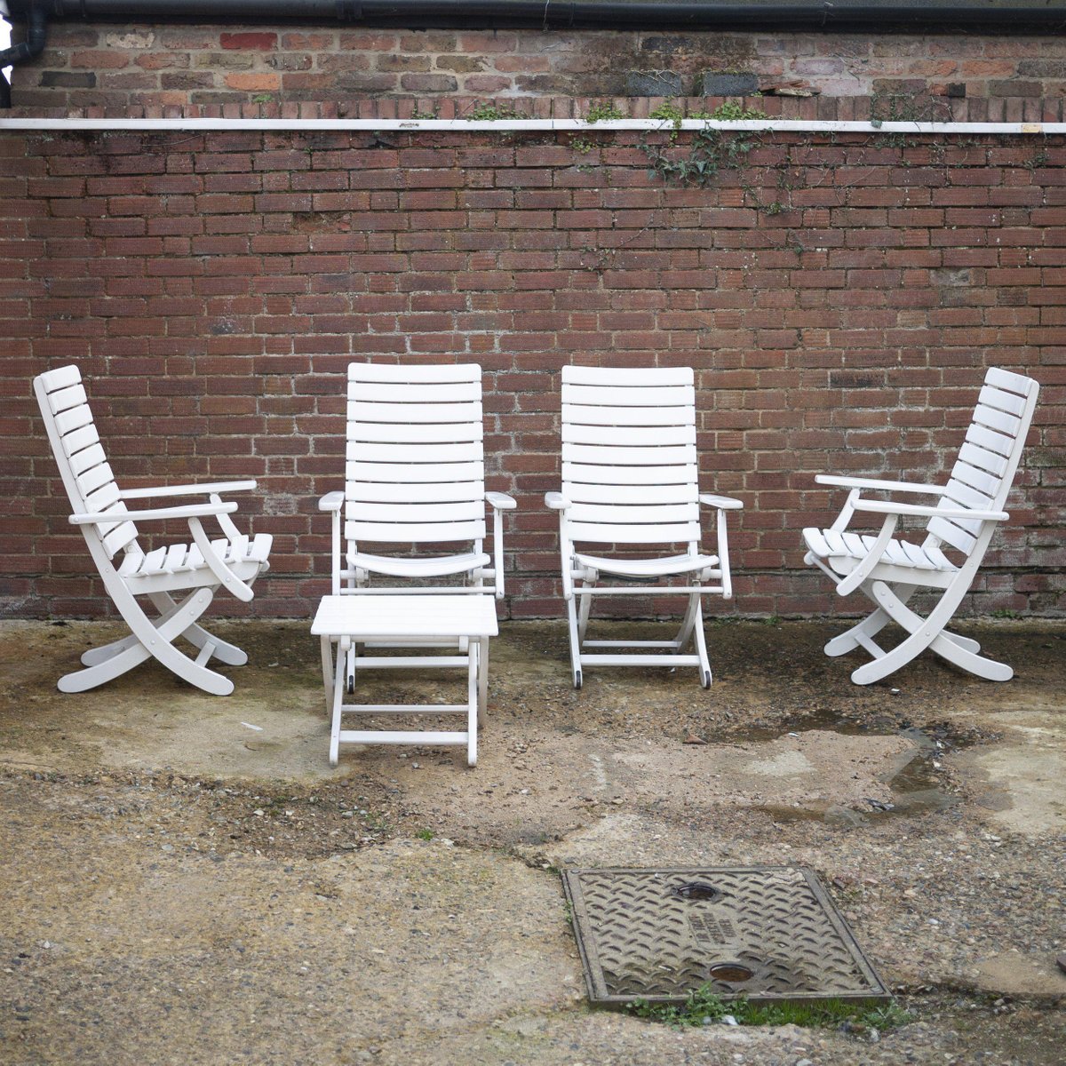 Deutsche weiße Gartenstühle & Hocker aus Holz von Herlag, 1980er, 5er