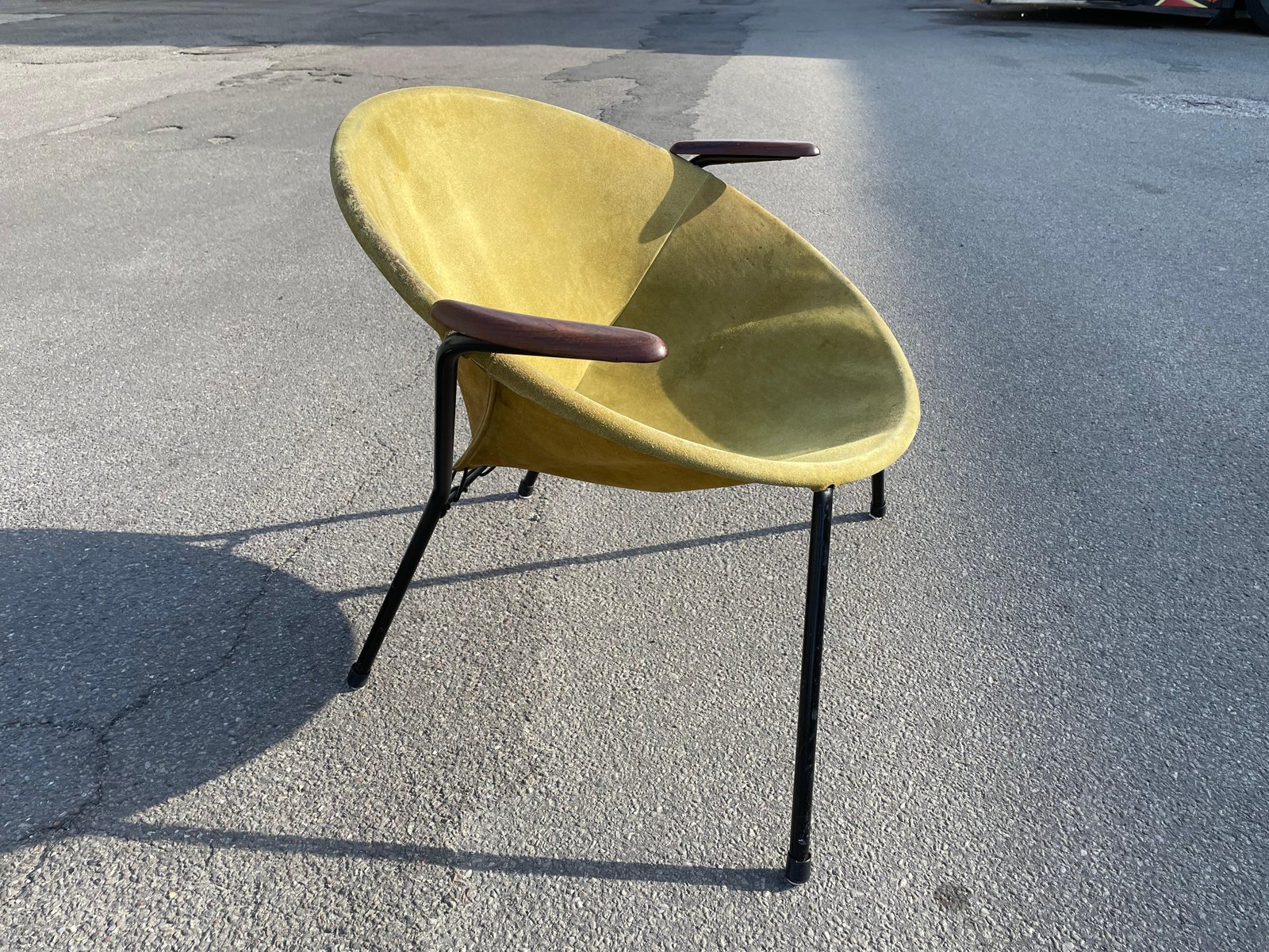 Balloon Lounge Chair by Hans Olsen for sale at Pamono