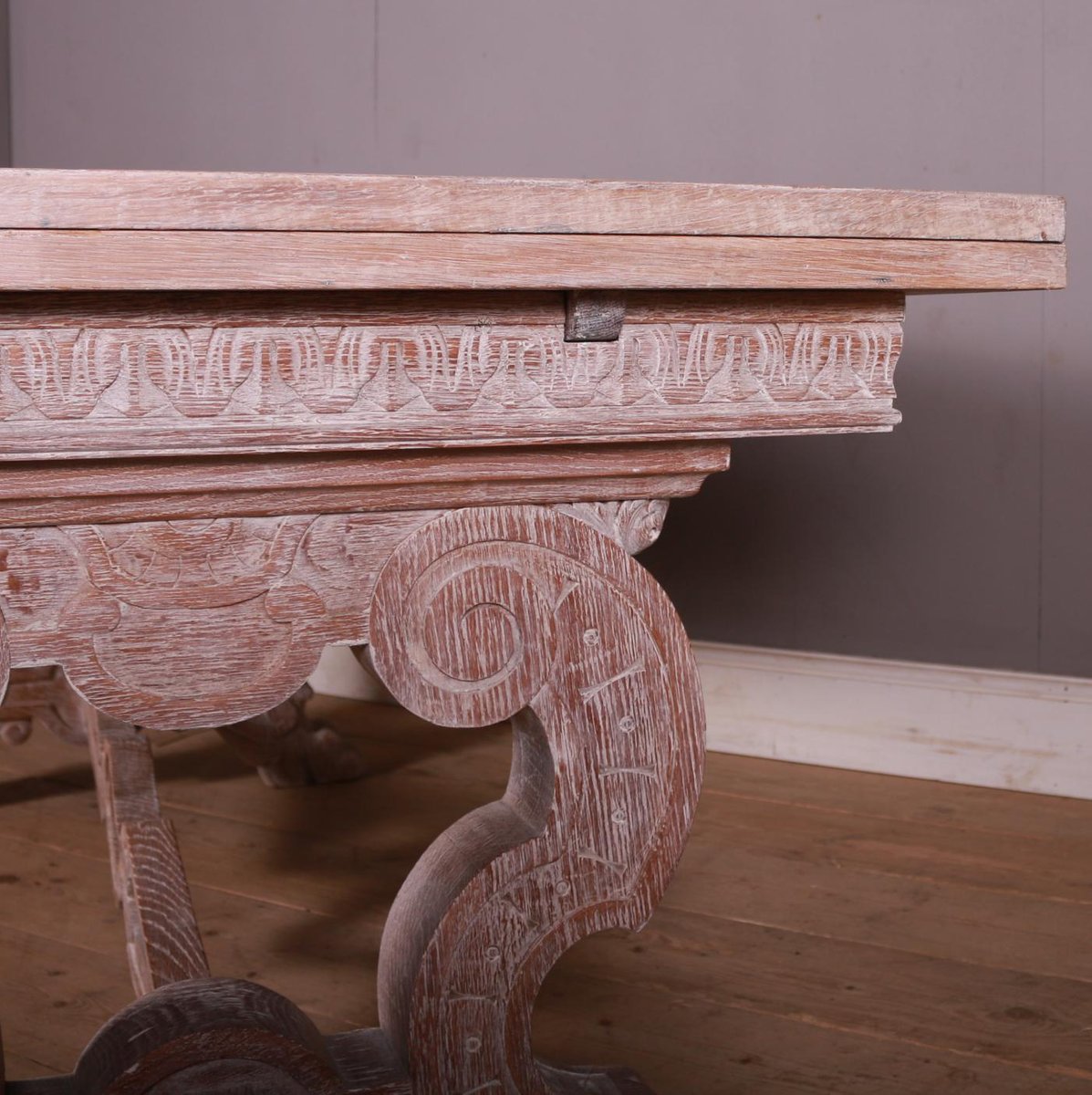 Italian Dining Table in Bleached Oak for sale at Pamono