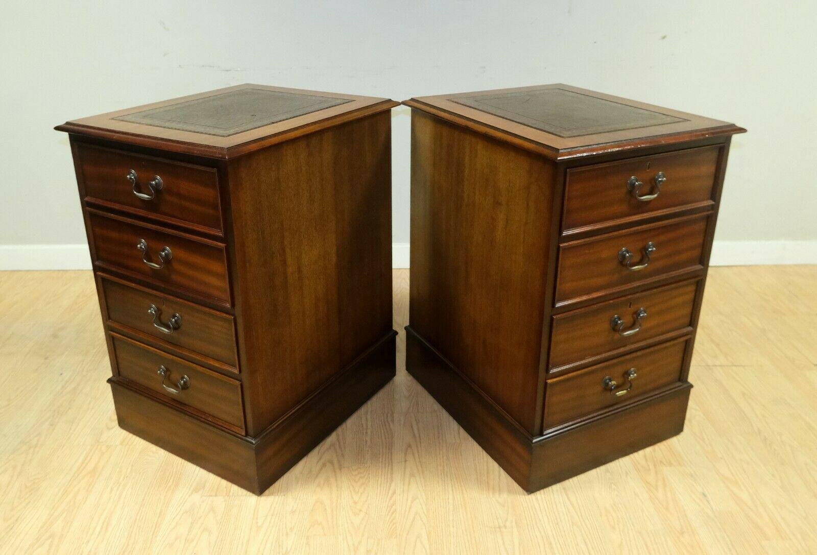 Brown Mahogany Filing with Green Gold Leaf Leather Topa, Set