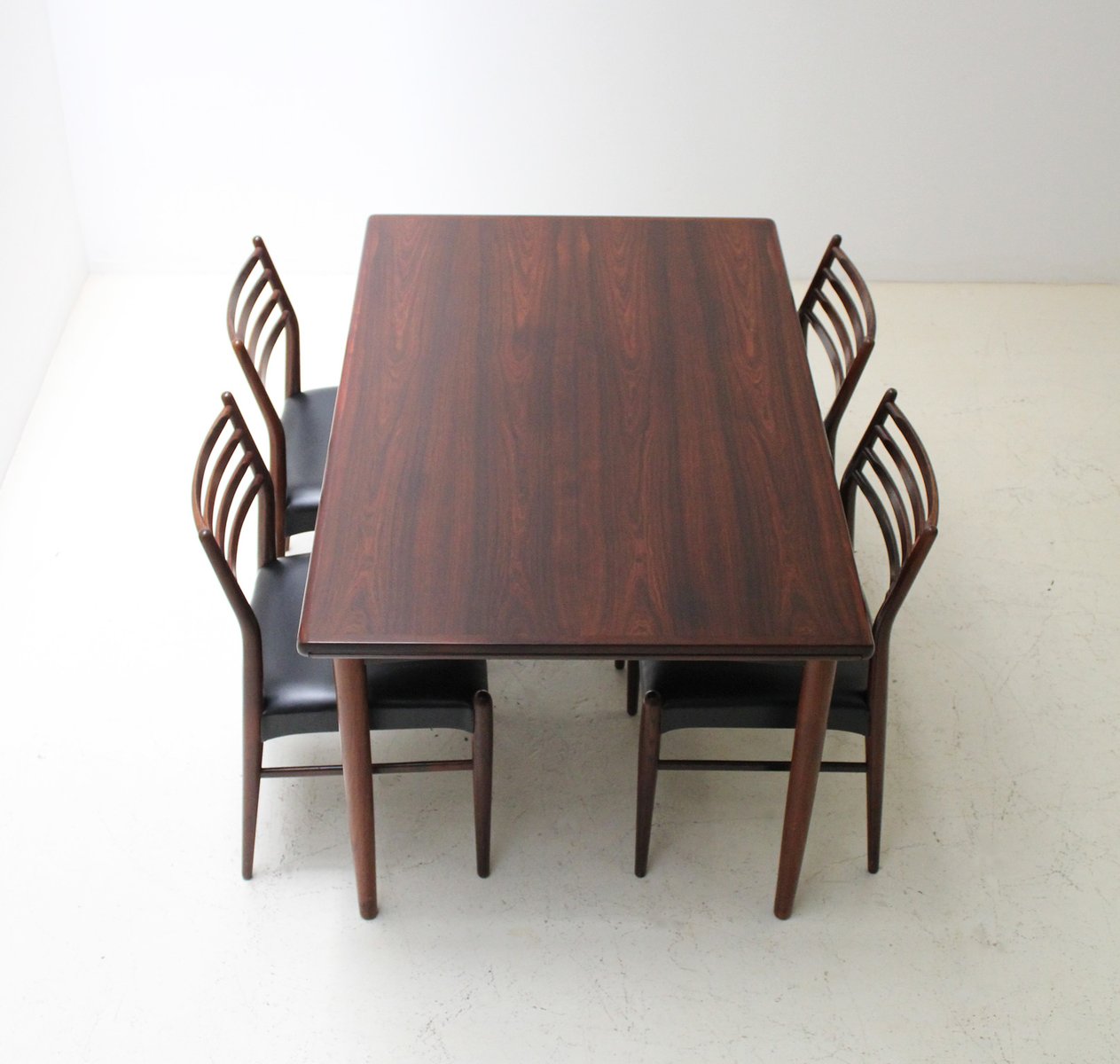Mid Century Danish Extendable Rosewood Dining Table From Skovby Mid Century Danish Extendable Rosewood Dining Table From Skovby 1960s