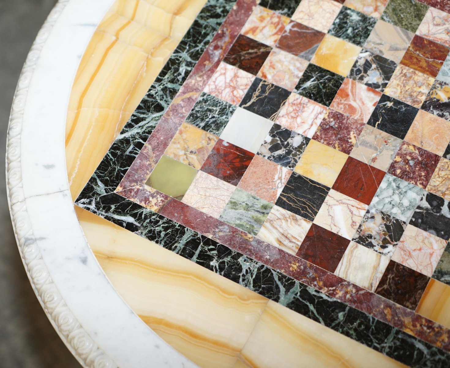 Table Pietra Dura Néo-Renaissance en Marbre Noir XIXeme