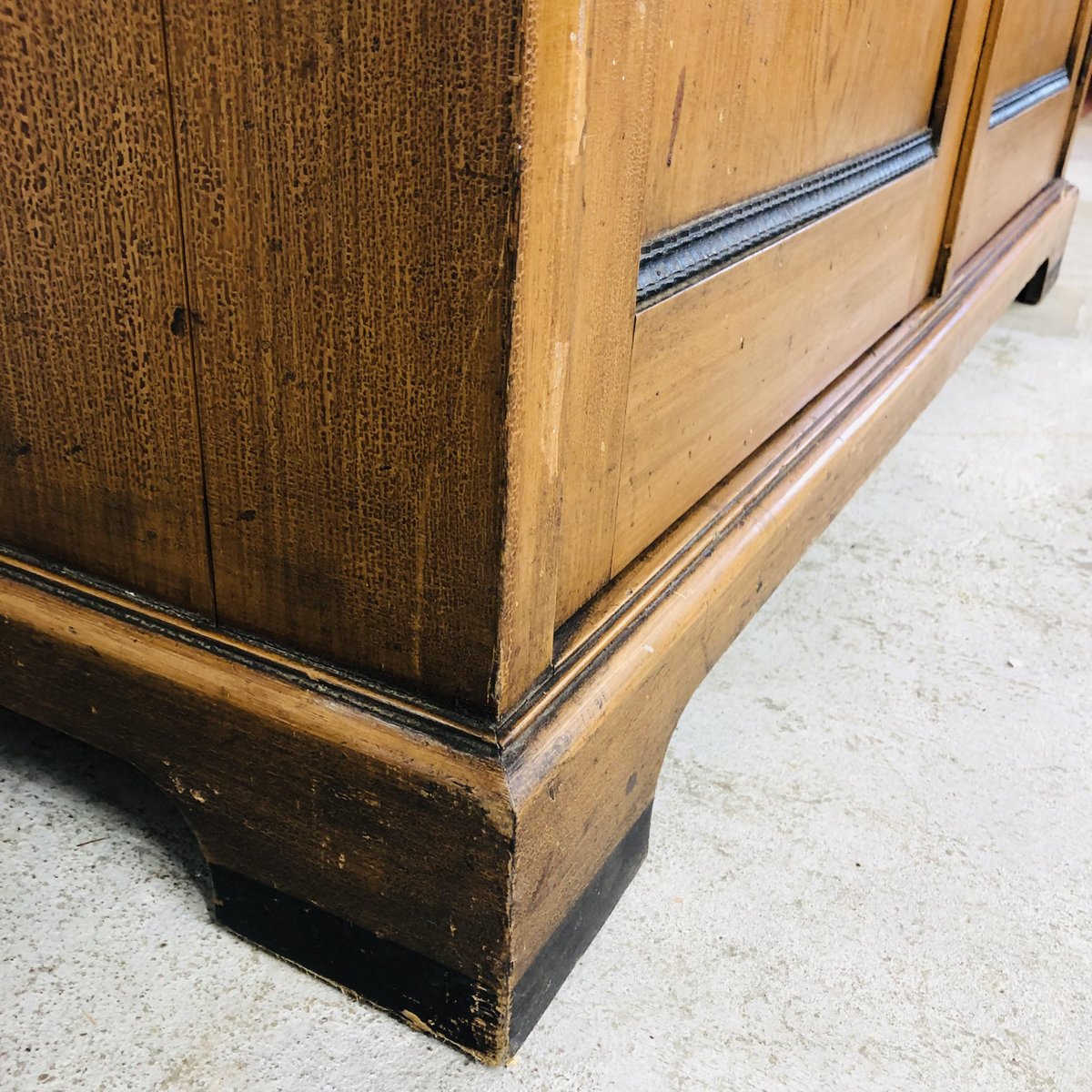 Antique French Painted Kitchen Cupboard for sale at Pamono