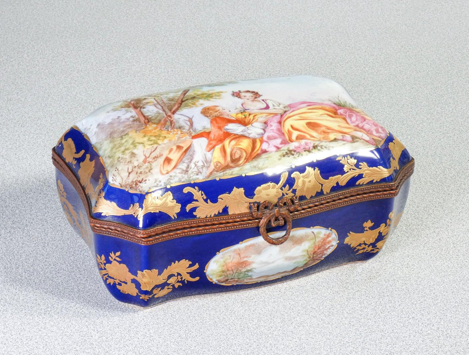 HandPainted Sevres Porcelain Jewelry Box for sale at Pamono