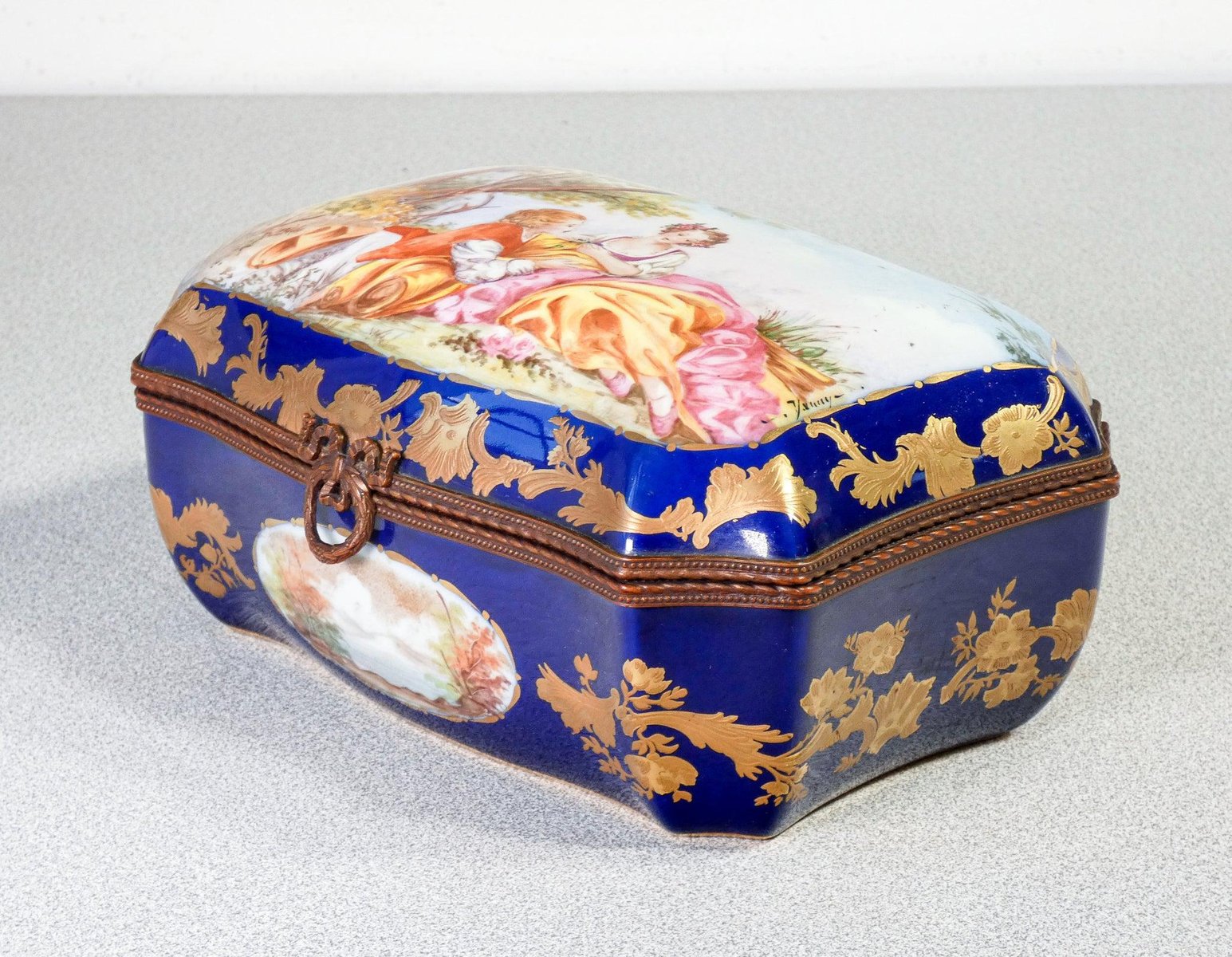 HandPainted Sevres Porcelain Jewelry Box for sale at Pamono