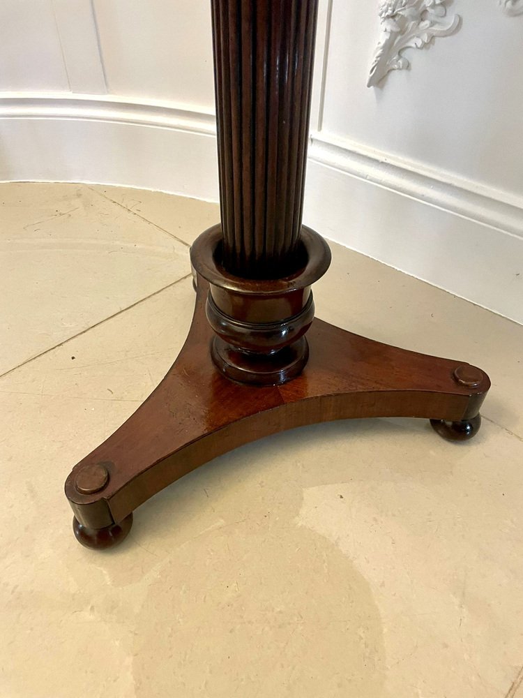 Antique Victorian Figured Mahogany Lamp Table for sale at Pamono
