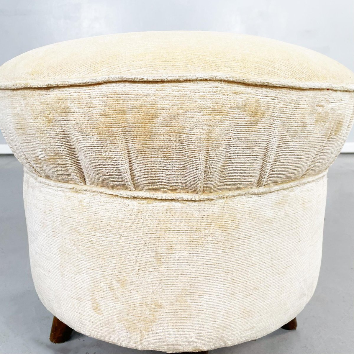 MidCentury Modern Italian Wooden 51 Poufs in Beige Fabric, 1960s, Set