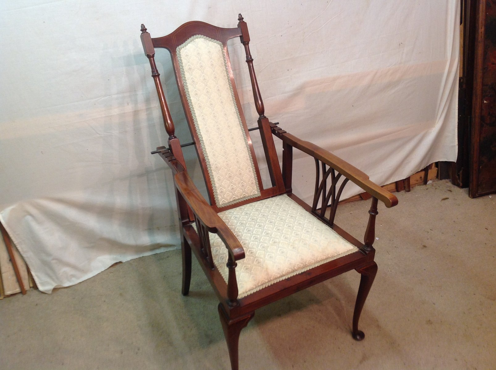 Edwardian Lounge Chair in Mahogany for sale at Pamono