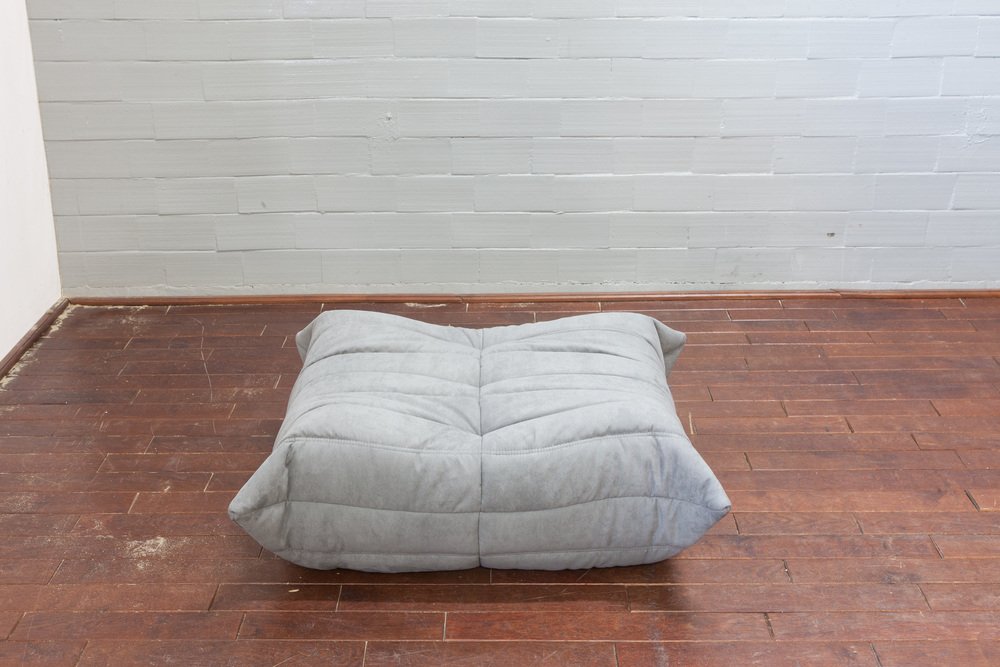 Graues französisches Vintage Togo Wohnzimmer Set von Michel Ducaroy für