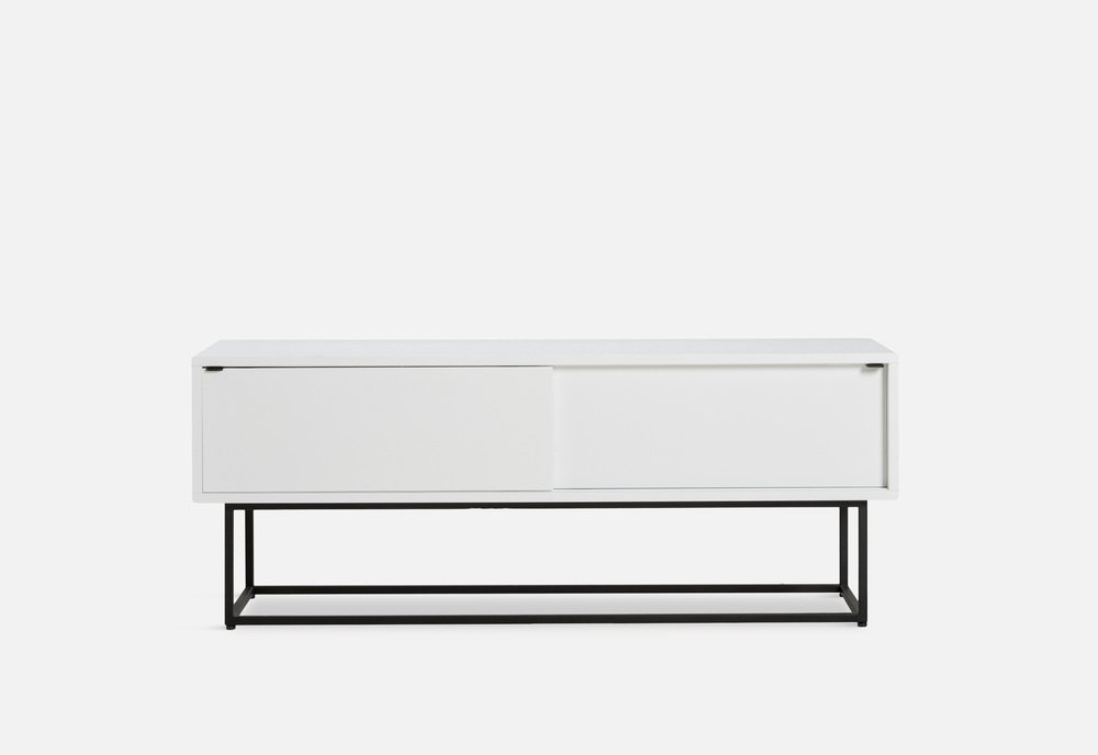 Weißes Virka Sideboard aus weißer Eiche von Ropke Design and Moaak bei