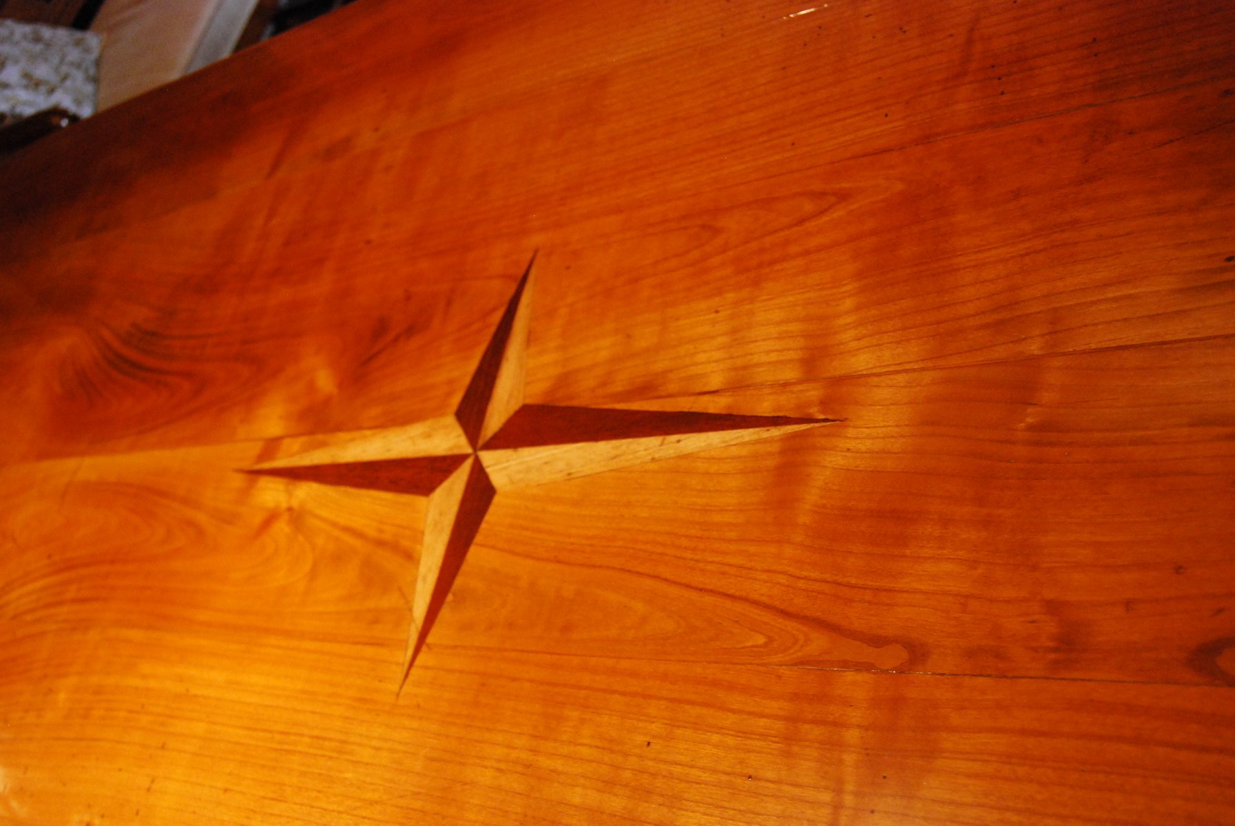 Ovaler Esstisch aus Kirschholz bei Pamono kaufen