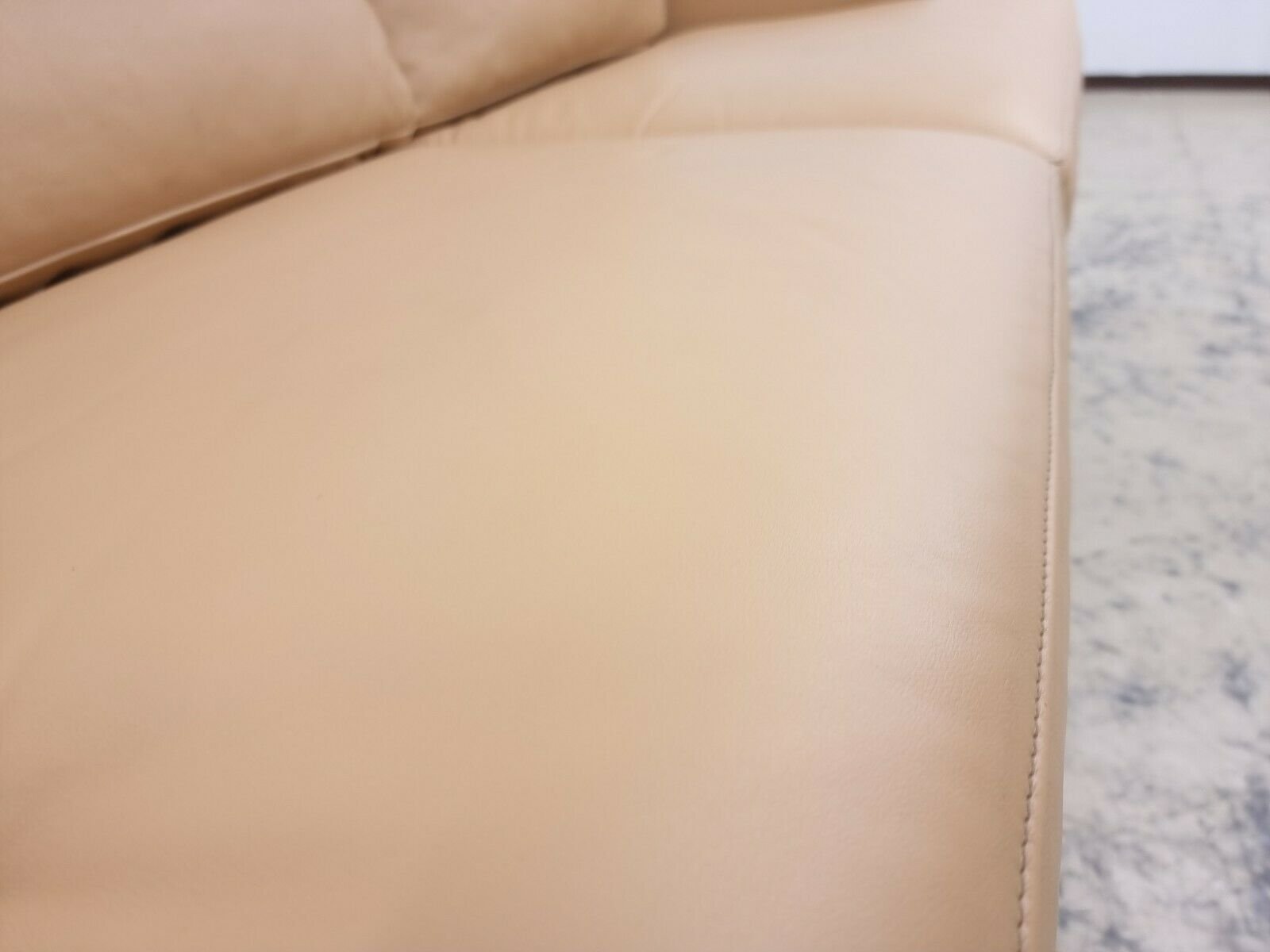 FSM Clarus 2Seat Sofa in Apricot Leather from de Sede for sale at Pamono