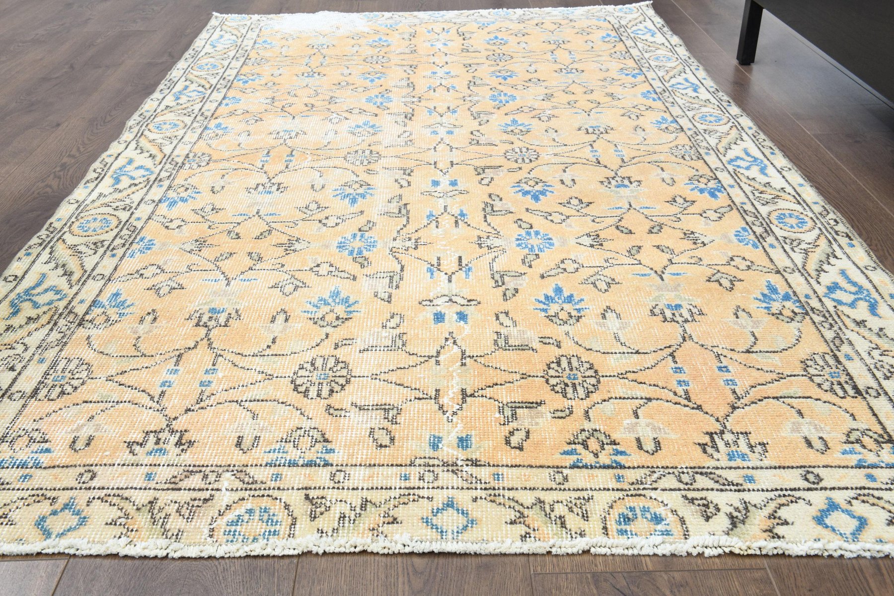 Vintage Turkish Wool Rug for sale at Pamono