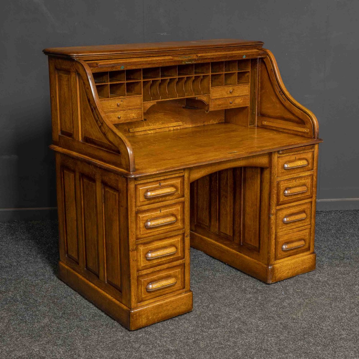 Edwardian Oak Roll Top Desk for sale at Pamono