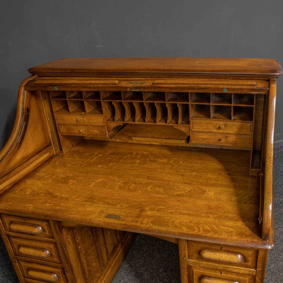 Edwardian Oak Roll Top Desk for sale at Pamono
