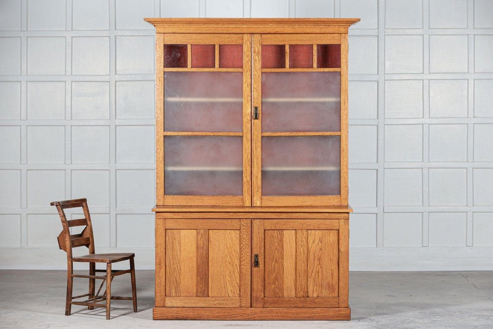 English Oak Glazed Dresser for sale at Pamono