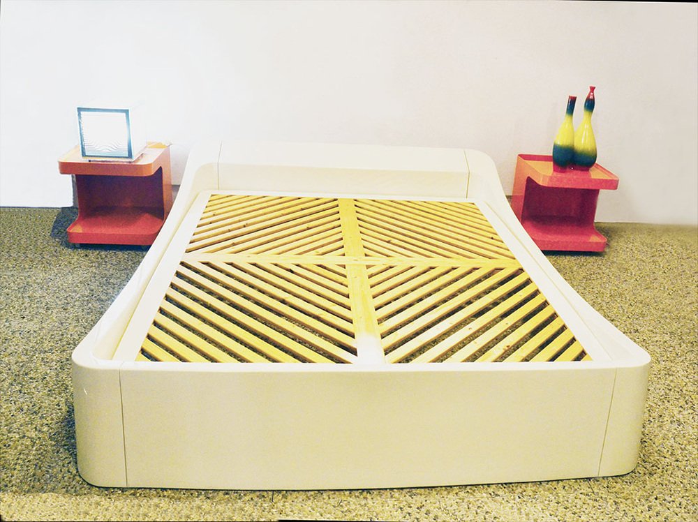 Space Age Fiberglass Bed by Astarte, 1970s for sale at Pamono