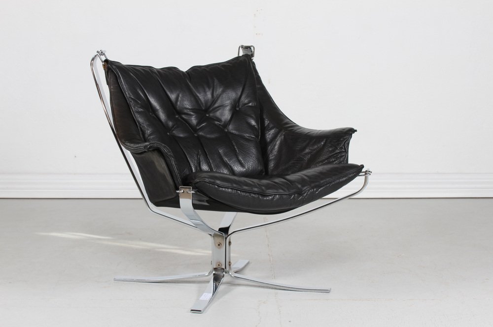 mid-century-falcon-sessel-aus-schwarzem-leder-chrom-von-sigurd