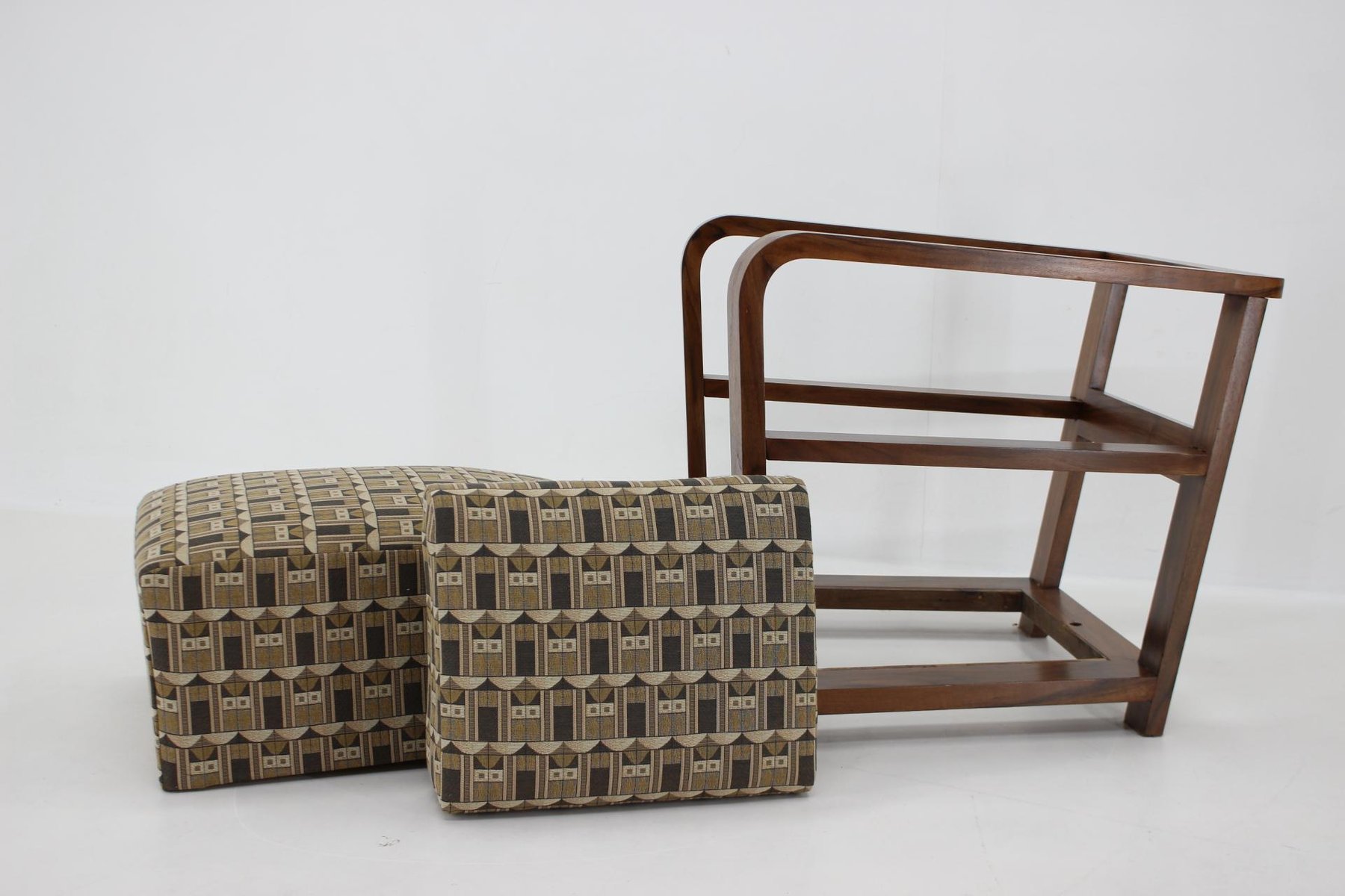 Fauteuil Art Déco en Noyer, Tchécoslovaquie, 1930s en vente sur Pamono