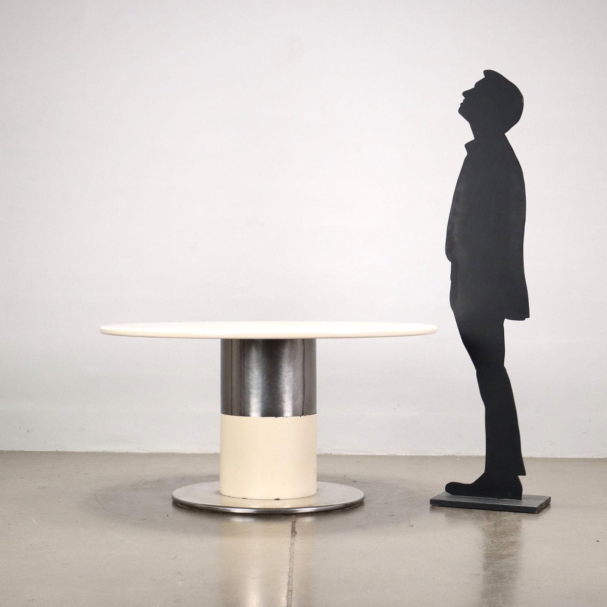 Tisch mit Gestell aus glasiertem Metall, 1960er bei Pamono kaufen