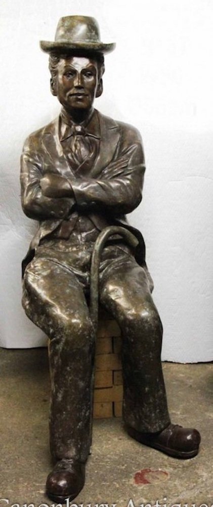 Statua di Charlie Chaplin in bronzo a grandezza naturale in vendita su