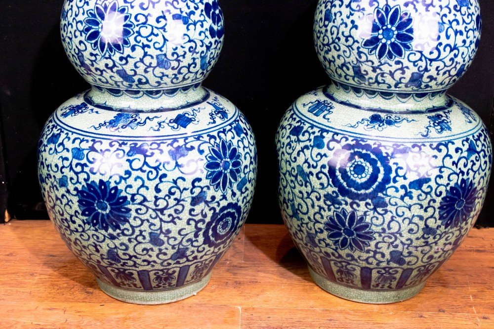 Coppia di vasi di zenzero cinesi in porcellana blu e bianca con coperchio in legno in vendita su Italia | ceramiche cinesi antiche, porcellane cinesi antiche