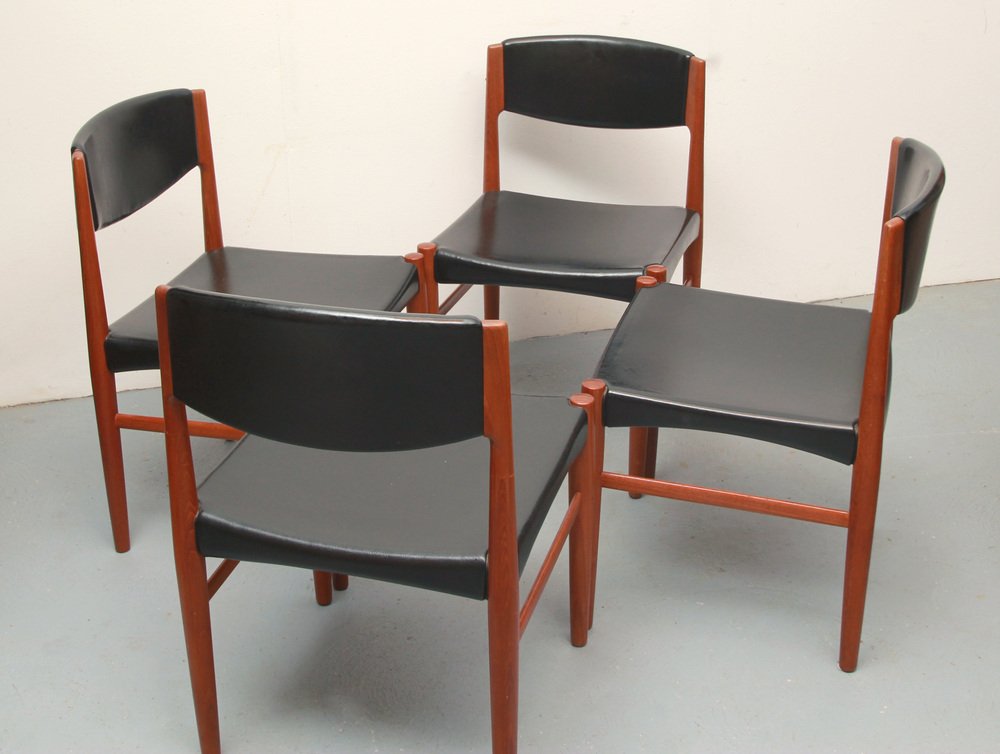 Danish Dining Room Chairs in Teak, 1965, Set of 4 for sale at Pamono