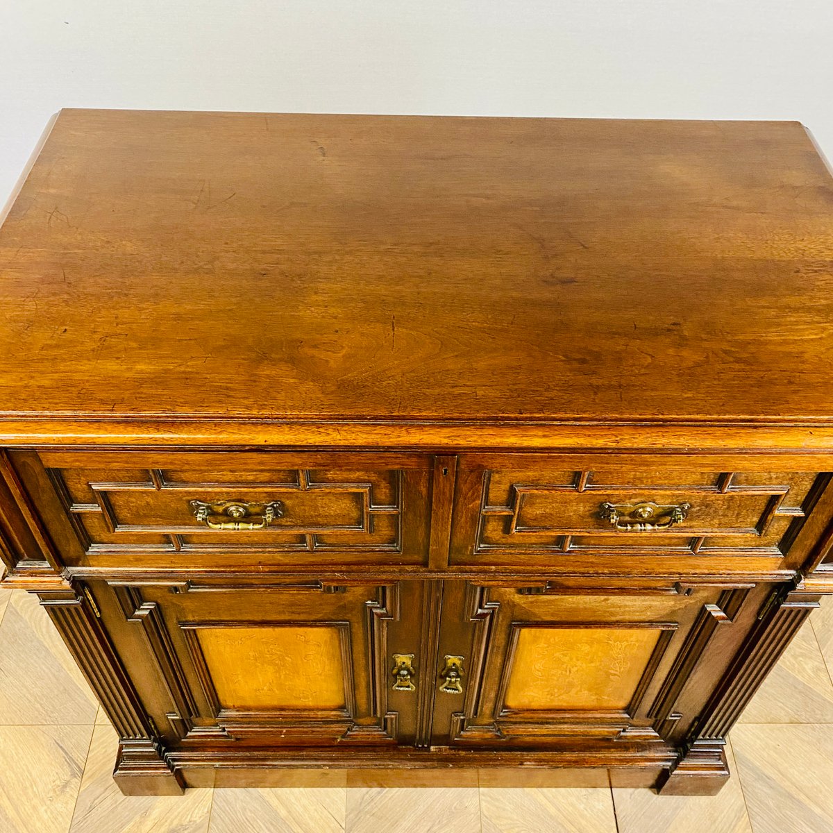 Antique English Sideboard, 19th Century for sale at Pamono