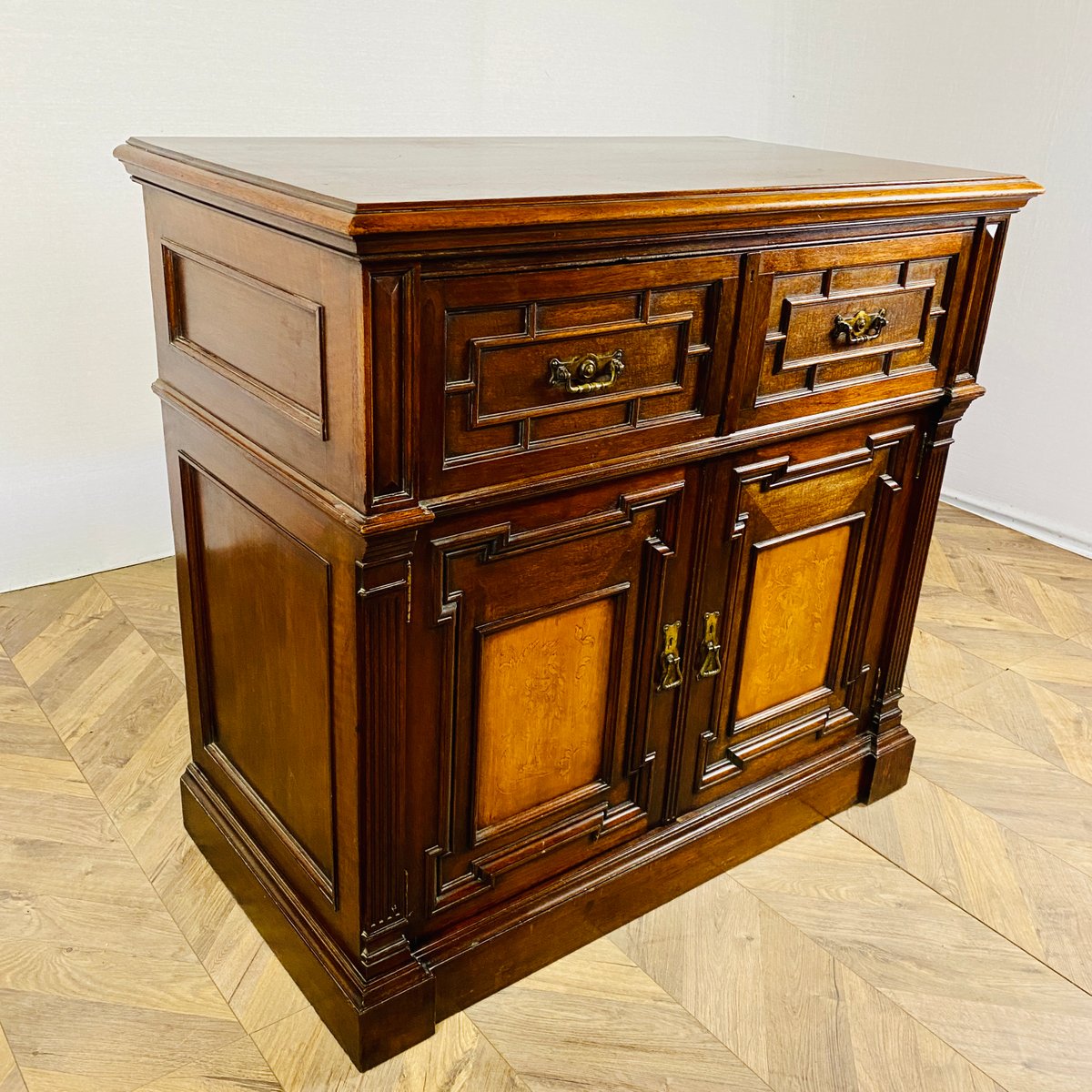 Antique English Sideboard, 19th Century for sale at Pamono