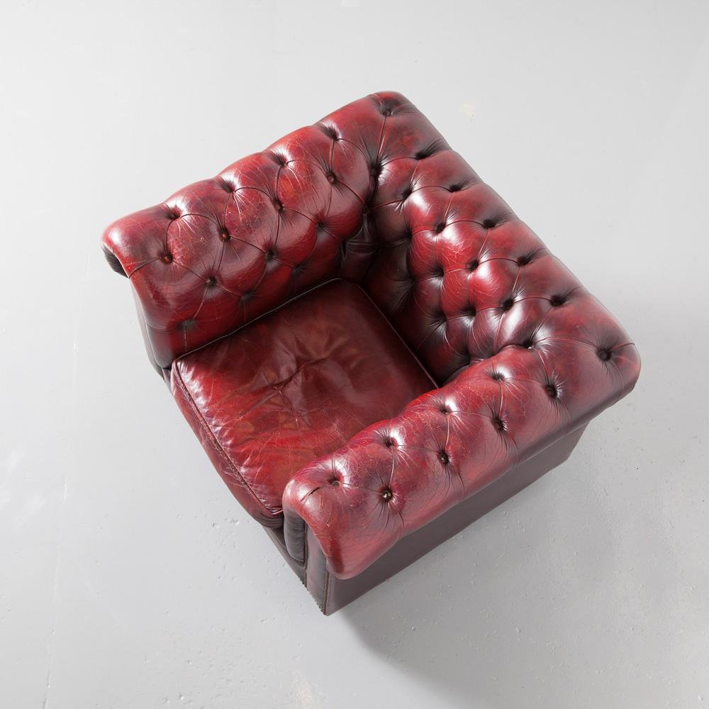 Red Chesterfield Armchair, 1950s for sale at Pamono