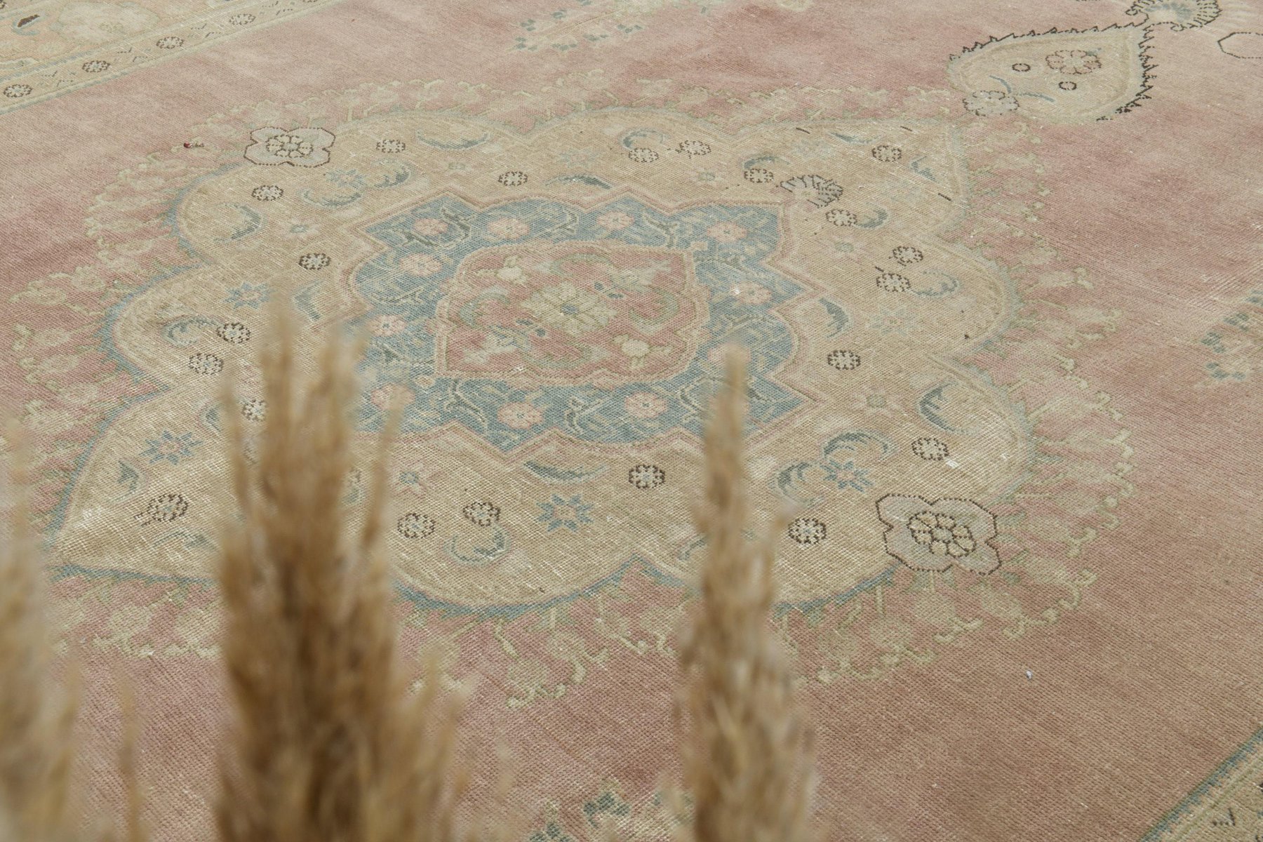 Vintage Turkish Wool Area Rug, 1960s for sale at Pamono