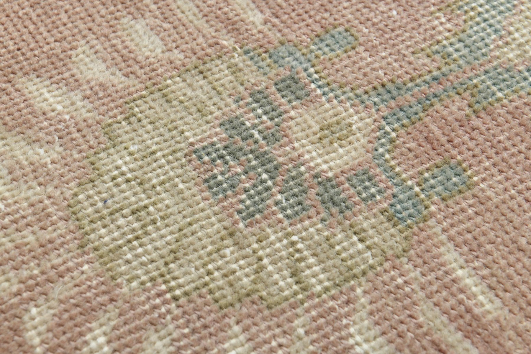 Vintage Turkish Wool Area Rug, 1960s for sale at Pamono