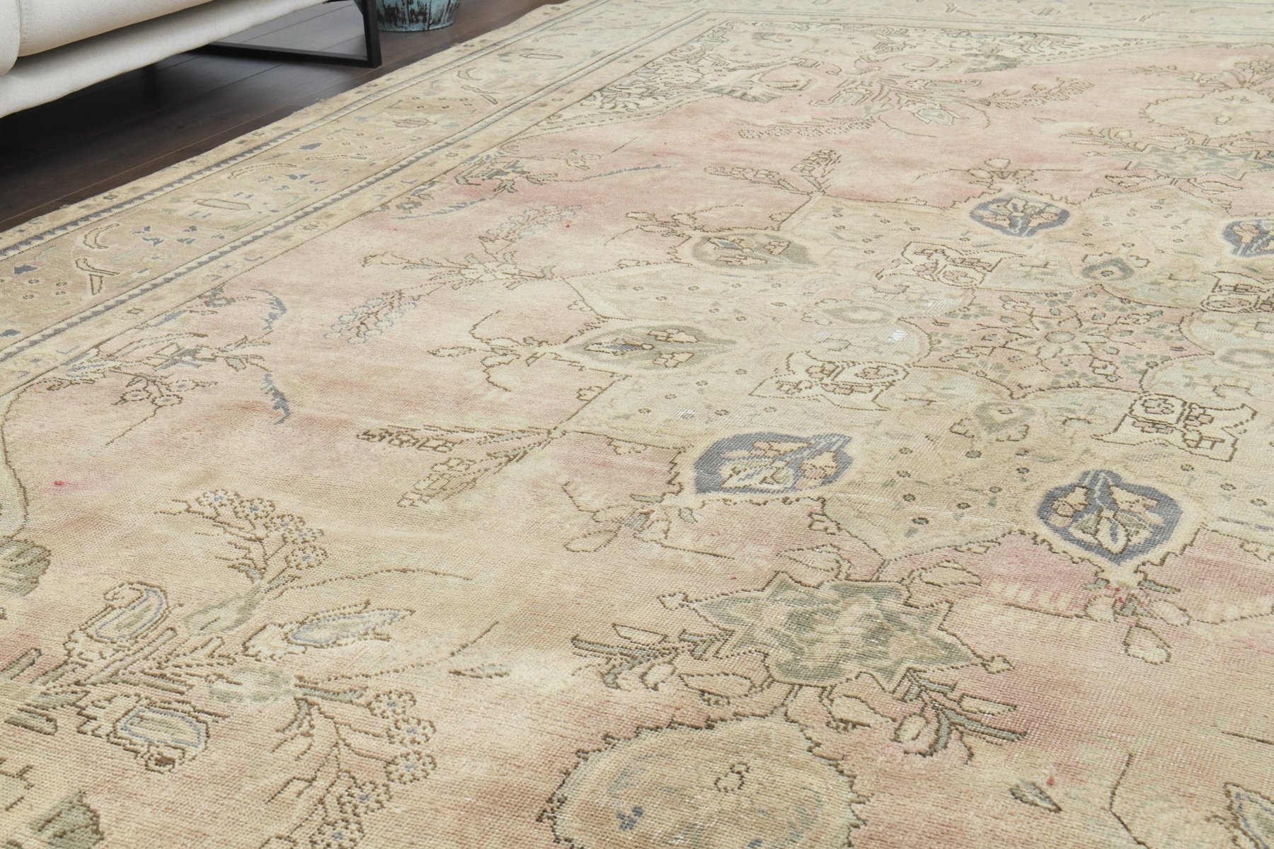 Antique Turkish Wool Faded Area Rug, 1930s for sale at Pamono