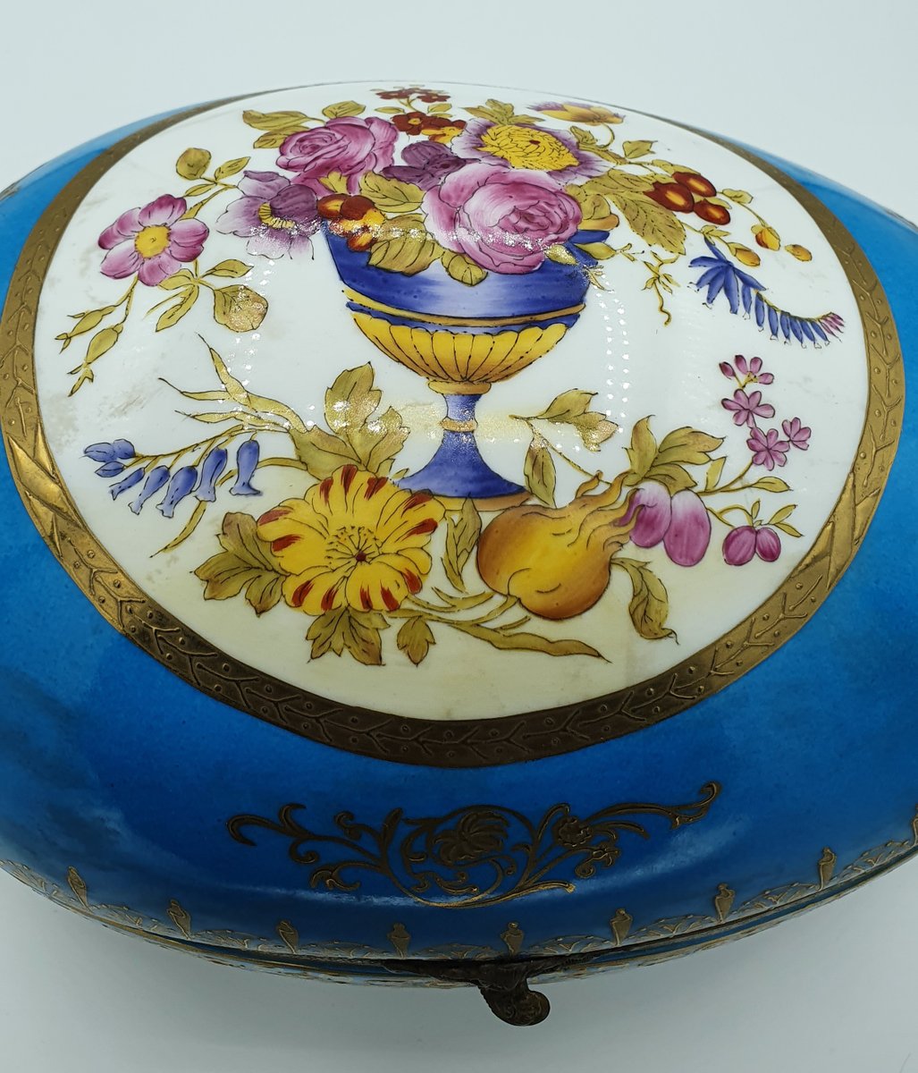 Große Eiförmige Sèvres Porzellan Box bei Pamono kaufen