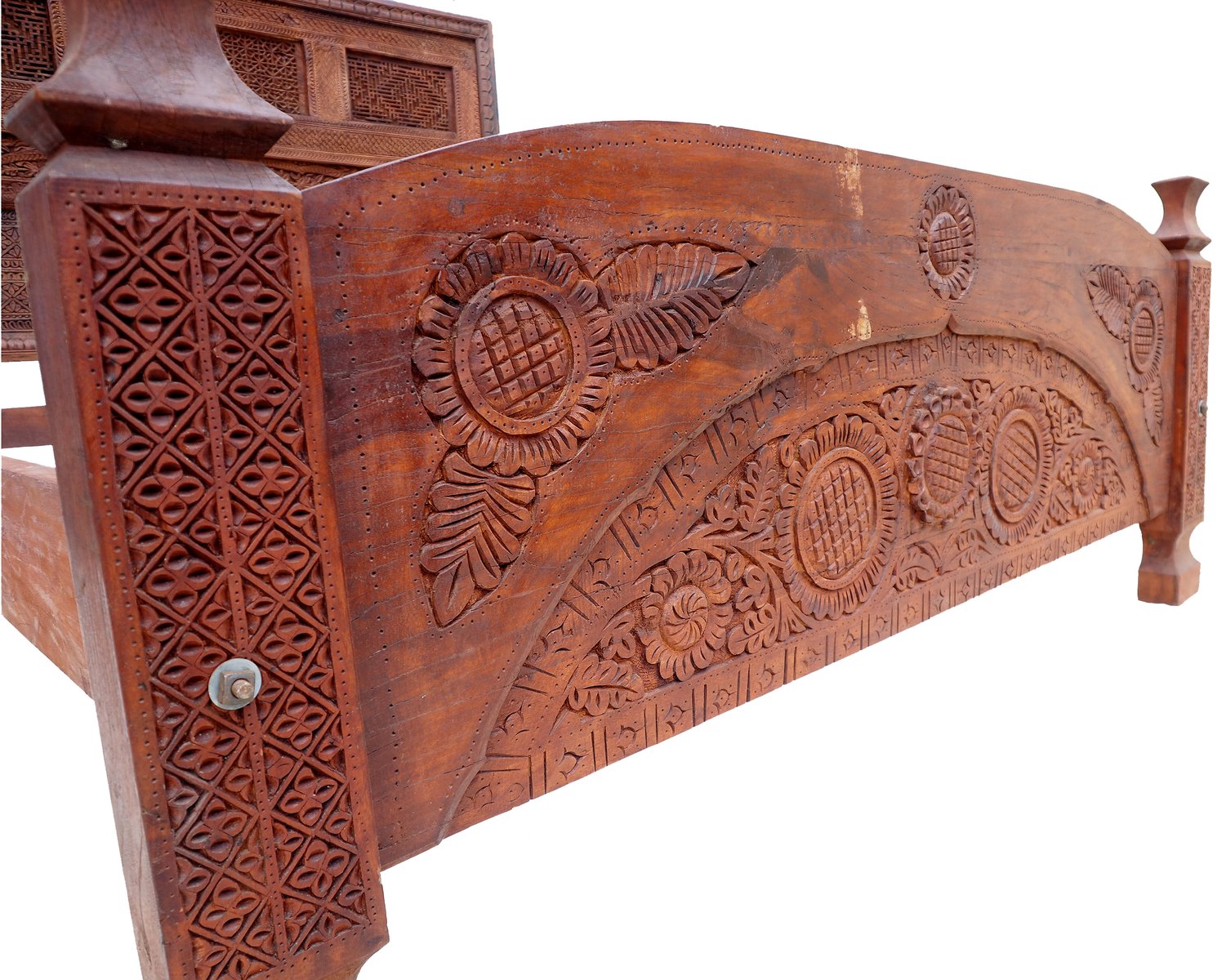 Vintage Cedar Double Bed, Swat-Tal, Pakistan for sale at Pamono