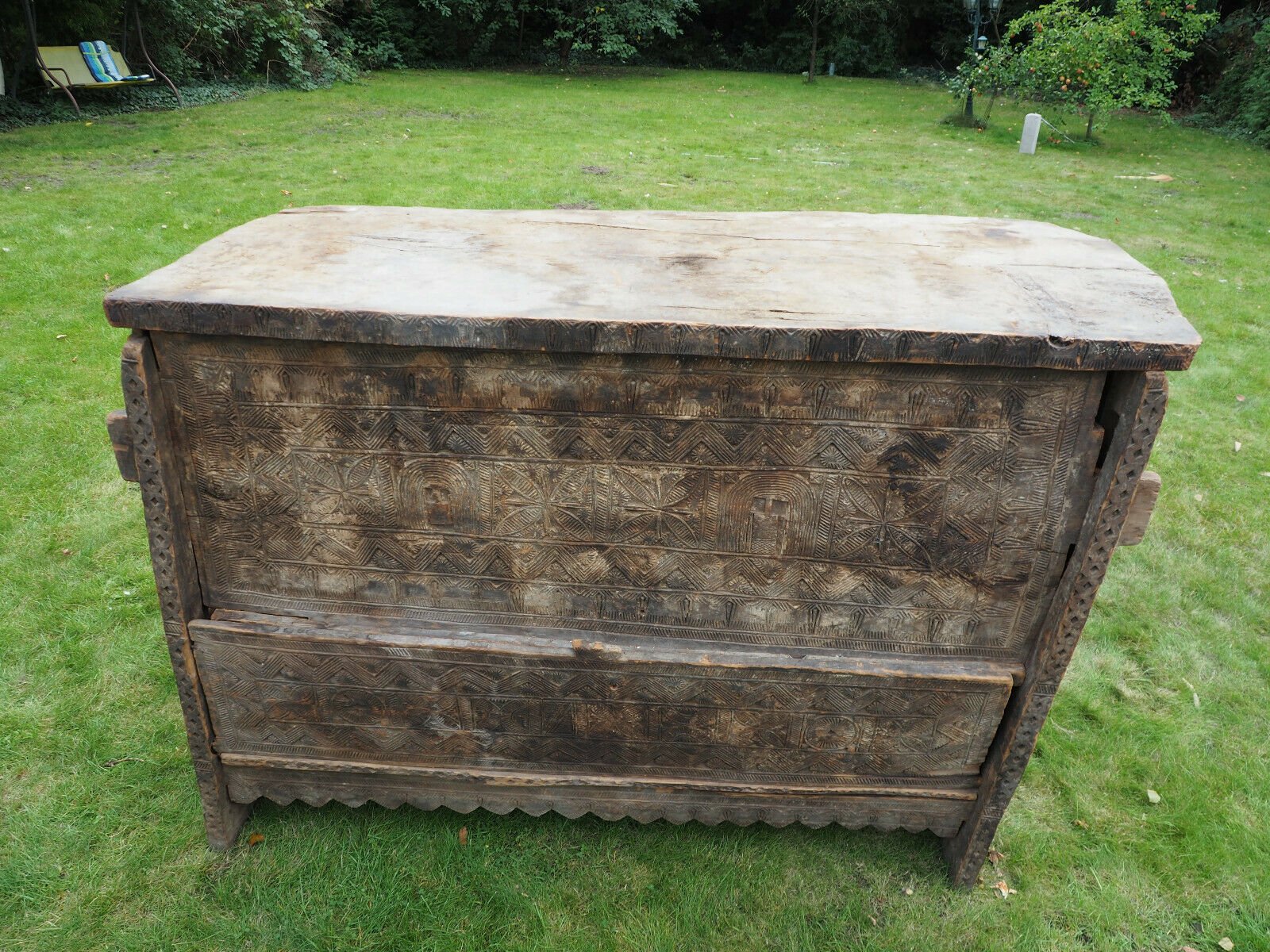 Antique Orient Cedar Wood Treasure Dowry Chest from Nuristan Afghanistan, 19th Century for sale