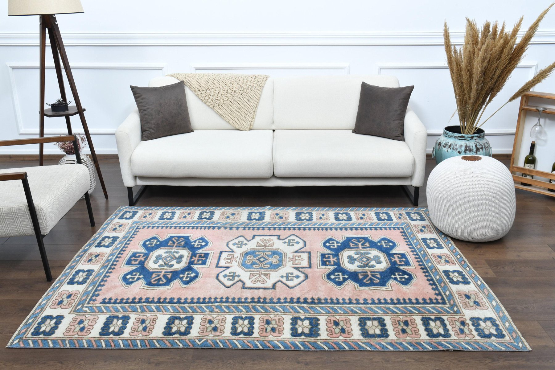 Vintage Turkish Pink Wool Area Rug, Anatolian, 1930s for sale at Pamono