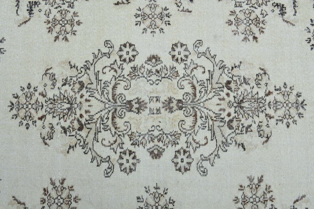 Vintage Turkish Beige Floral Area Rug for sale at Pamono