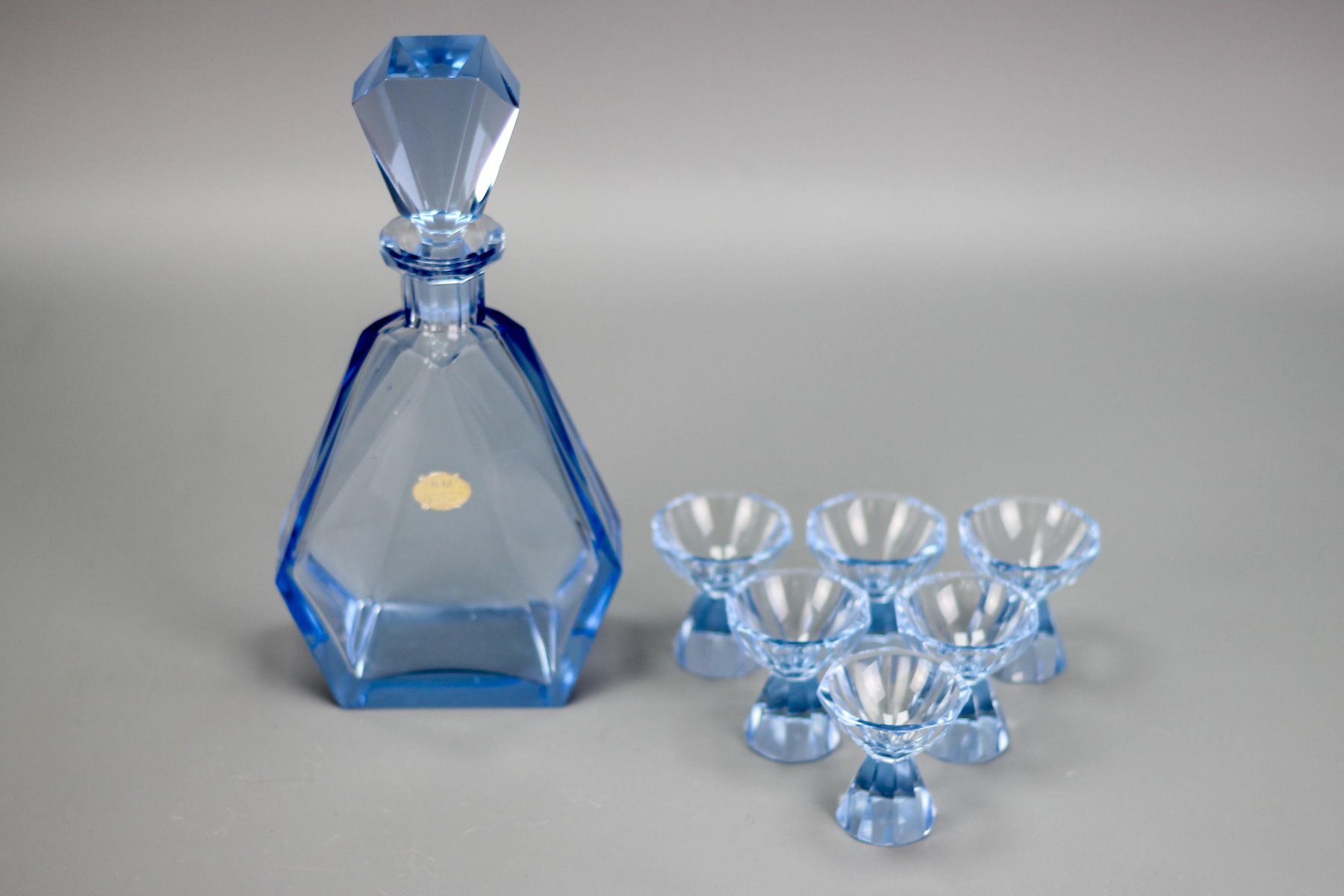 Böhmische Art Deco Dekanter und Gläser aus blauem Glas, 1930er, 7er Set ...