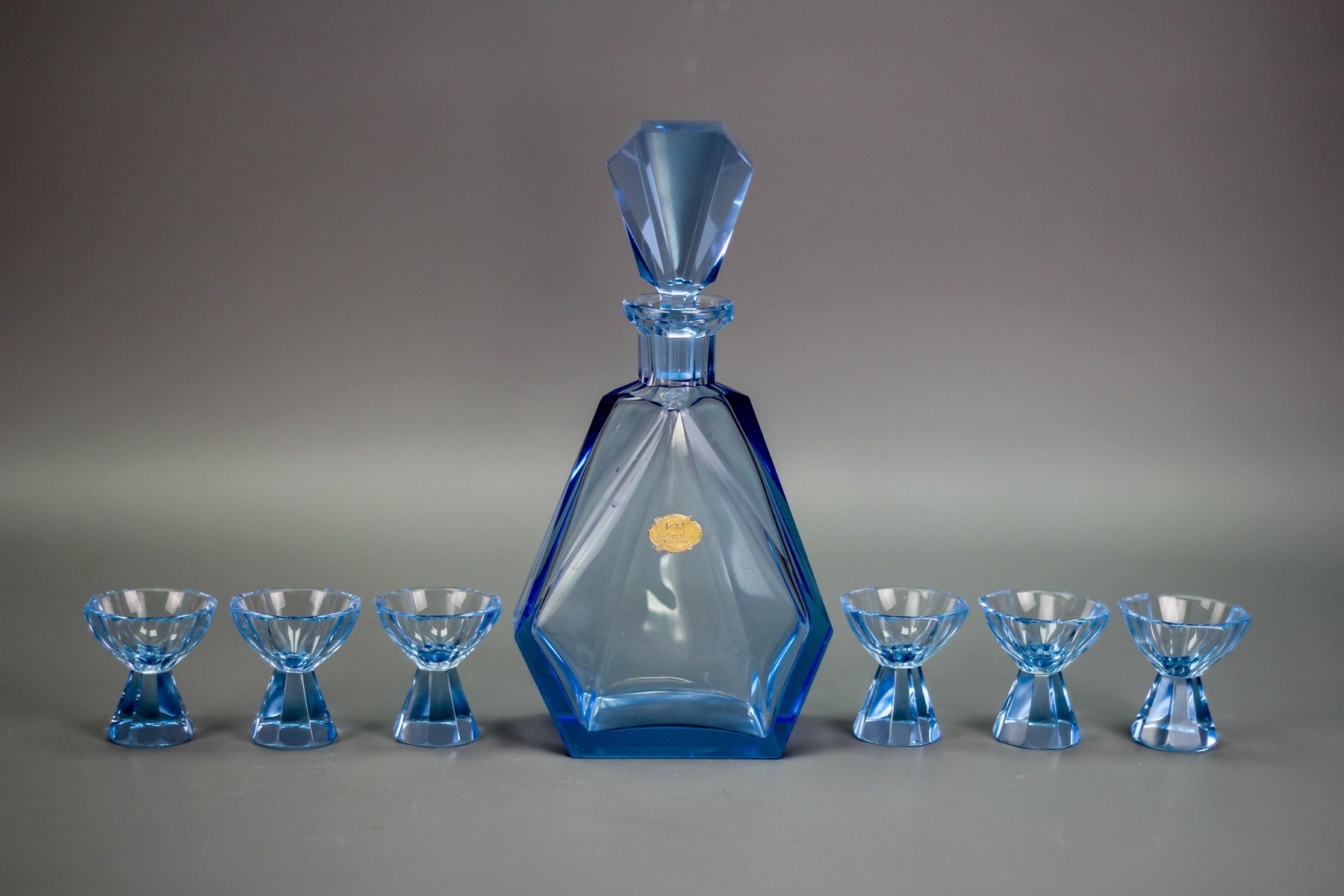 Böhmische Art Deco Dekanter und Gläser aus blauem Glas, 1930er, 7er Set ...