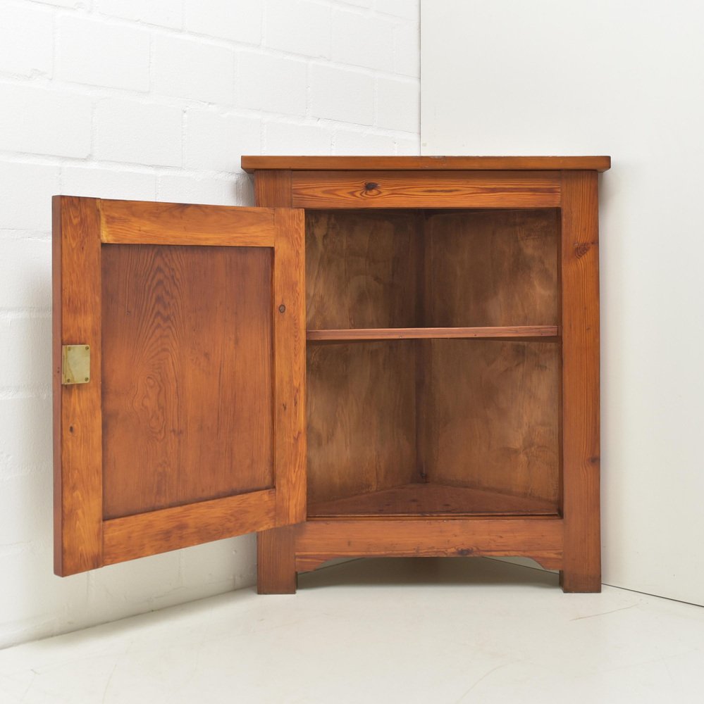 Credenza ad angolo Art Déco in legno di conifera, anni '20 in vendita