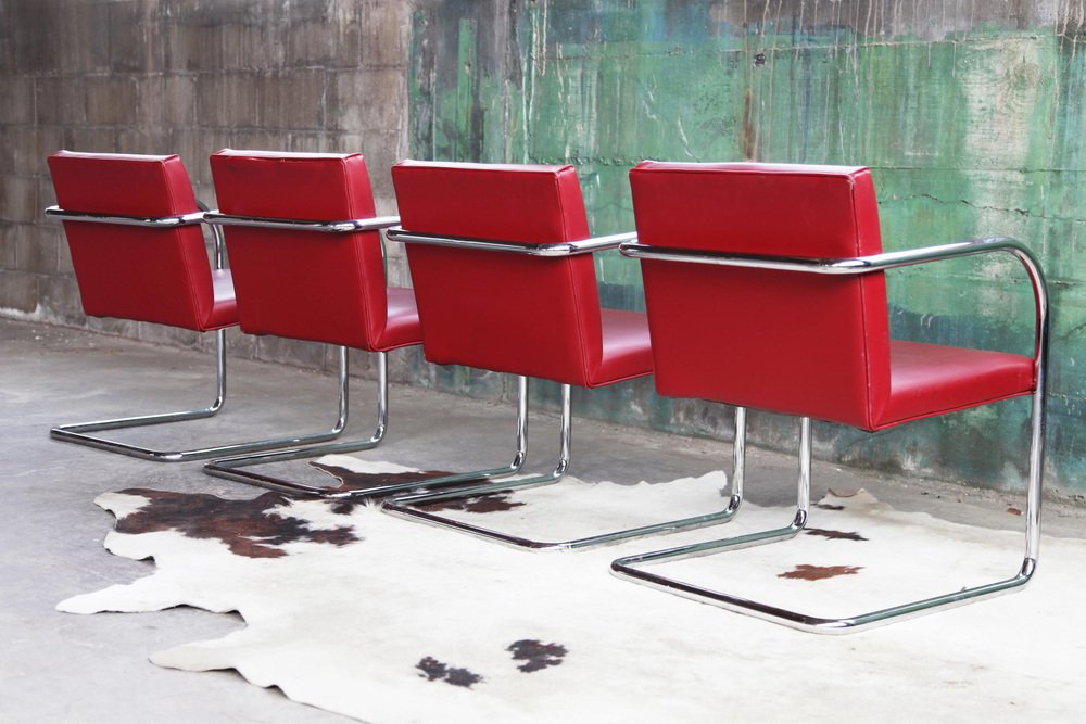 Sedie Di Mies Van Der Rohe Sedie Mid-Century moderne rosse di Mies Van Der Rohe per Thonet, anni