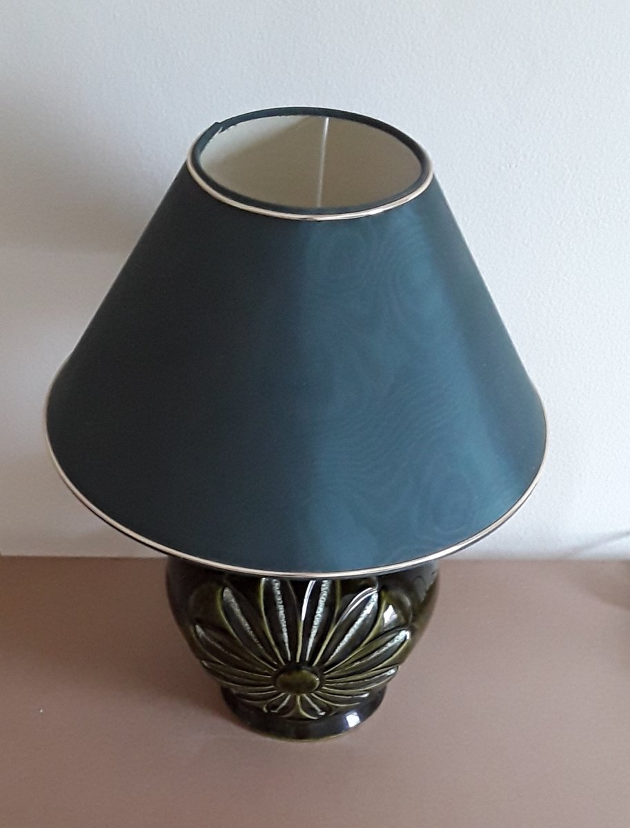 Vintage Tischlampe mit grün glasiertem Keramikfuß, 1970er bei Pamono kaufen