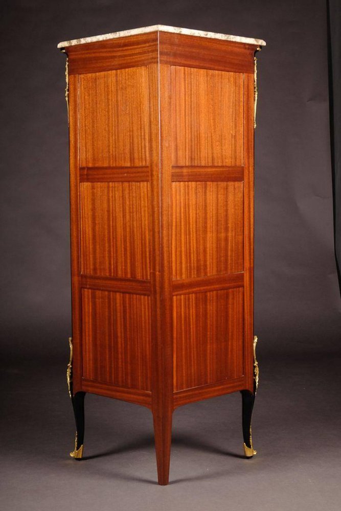 20th Century Louis XV Piano Black Corner Vitrine for sale at Pamono