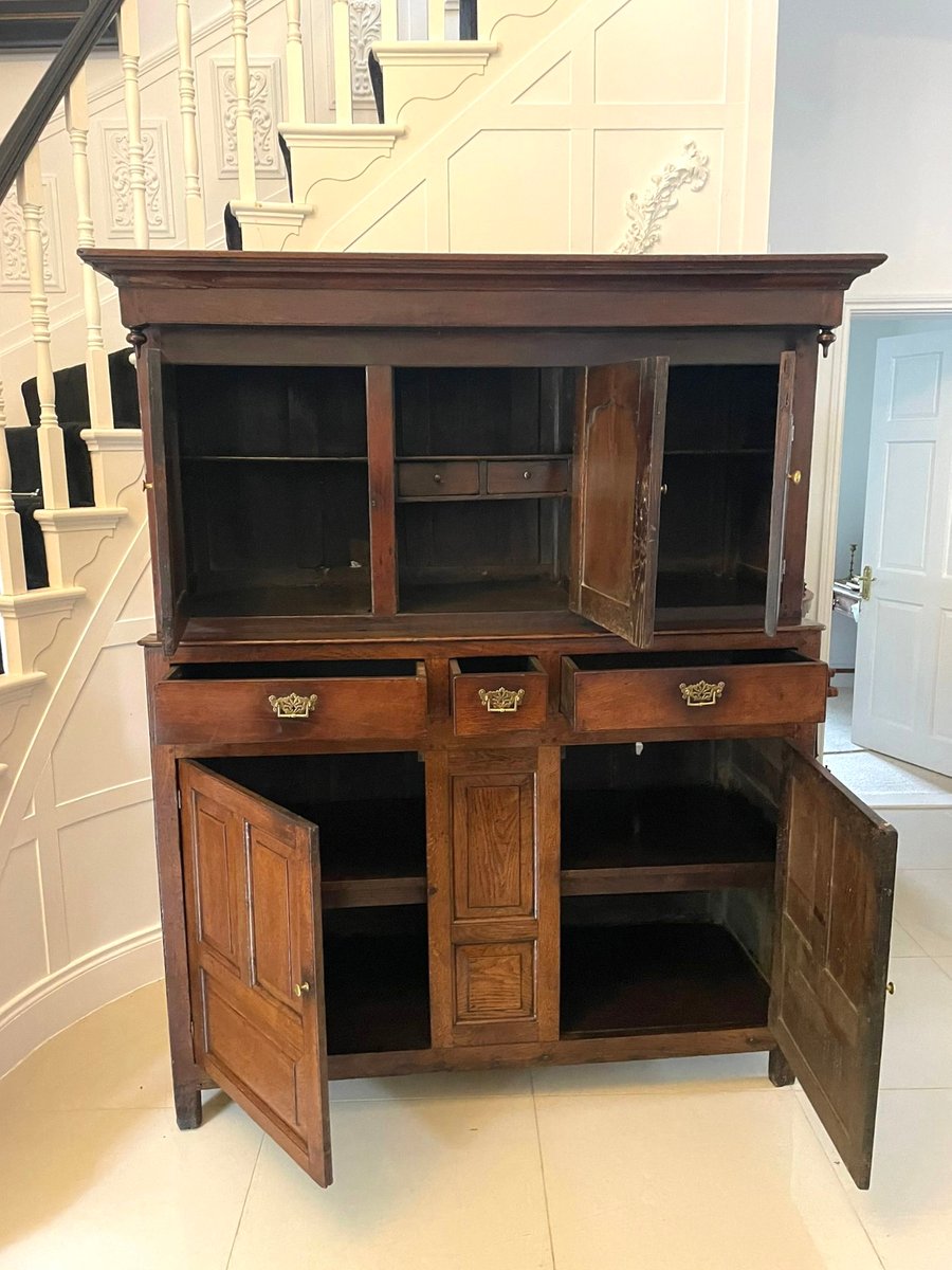 Large Antique Welsh Oak Deuddarn Cupboard, 1680s for sale at Pamono