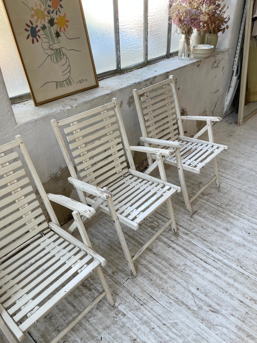 Weiße Gartenstühle aus Holz, 1950er, 4er Set bei Pamono kaufen