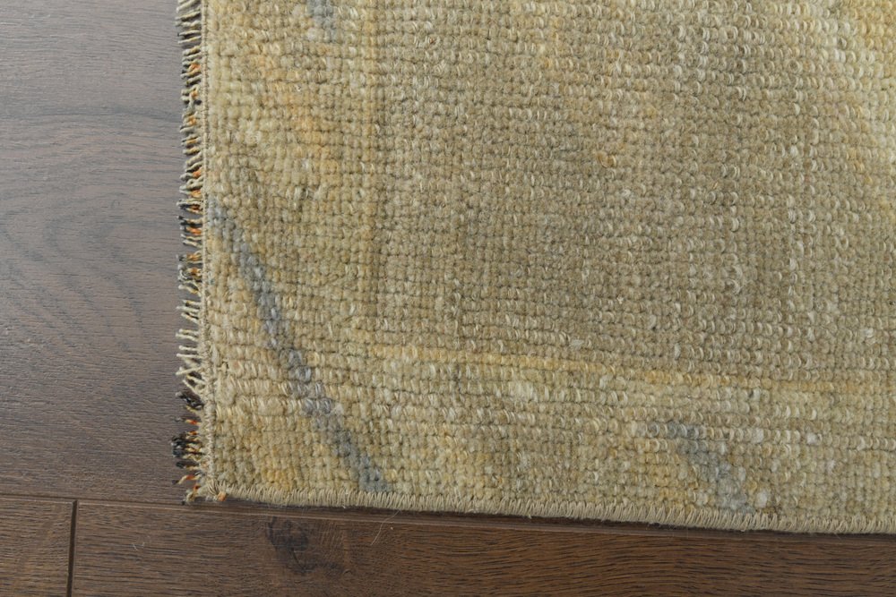 Vintage Turkish Faded Orange Wool Rug for sale at Pamono
