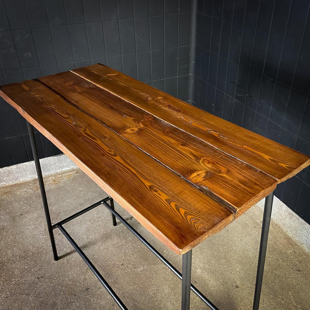 Industrielle Eisen mit Holz Blätter Stehtische bei Pamono kaufen