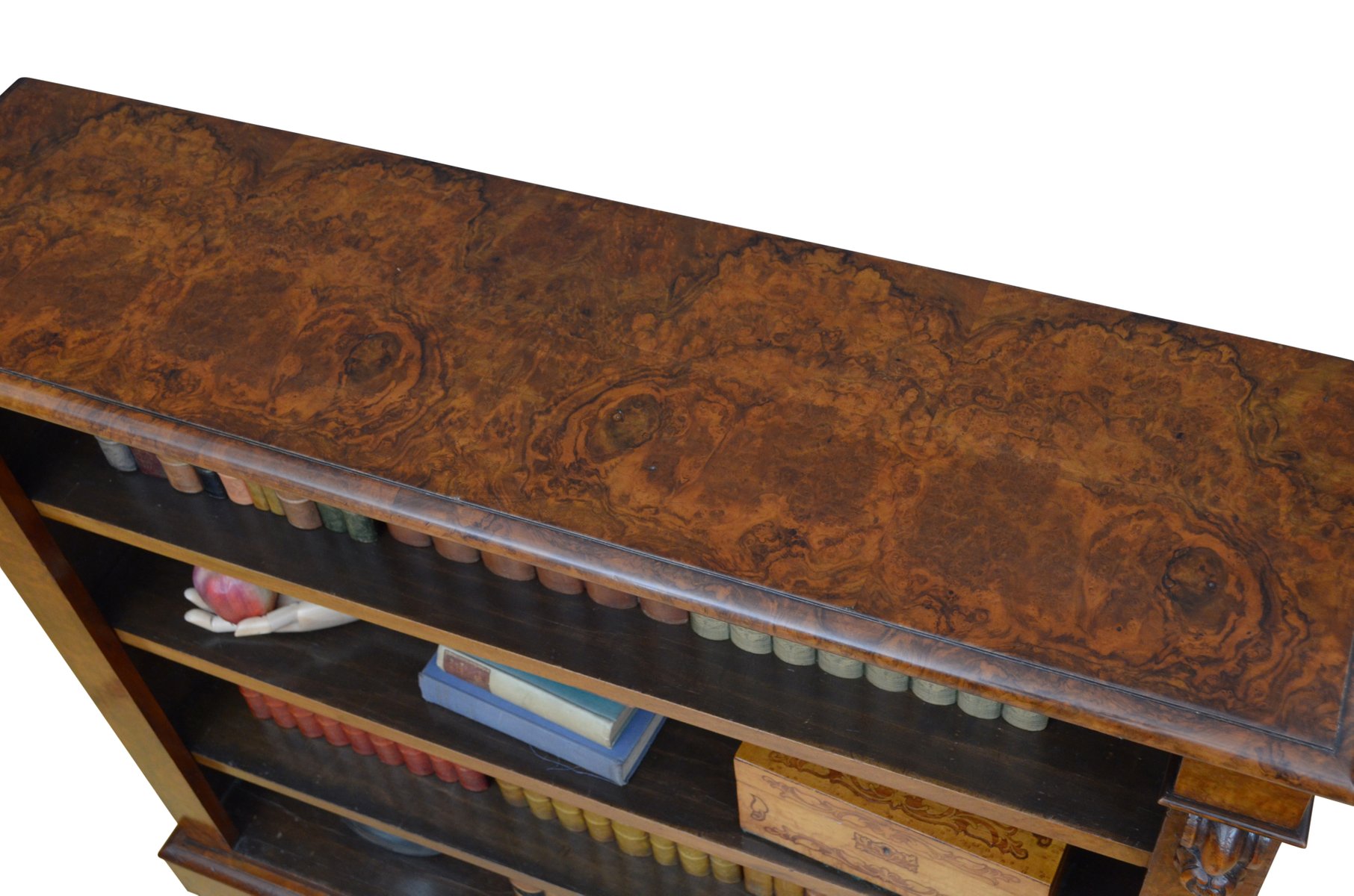 Victorian Open Bookcase in Walnut from Druce & Co, 1870 for sale at Pamono