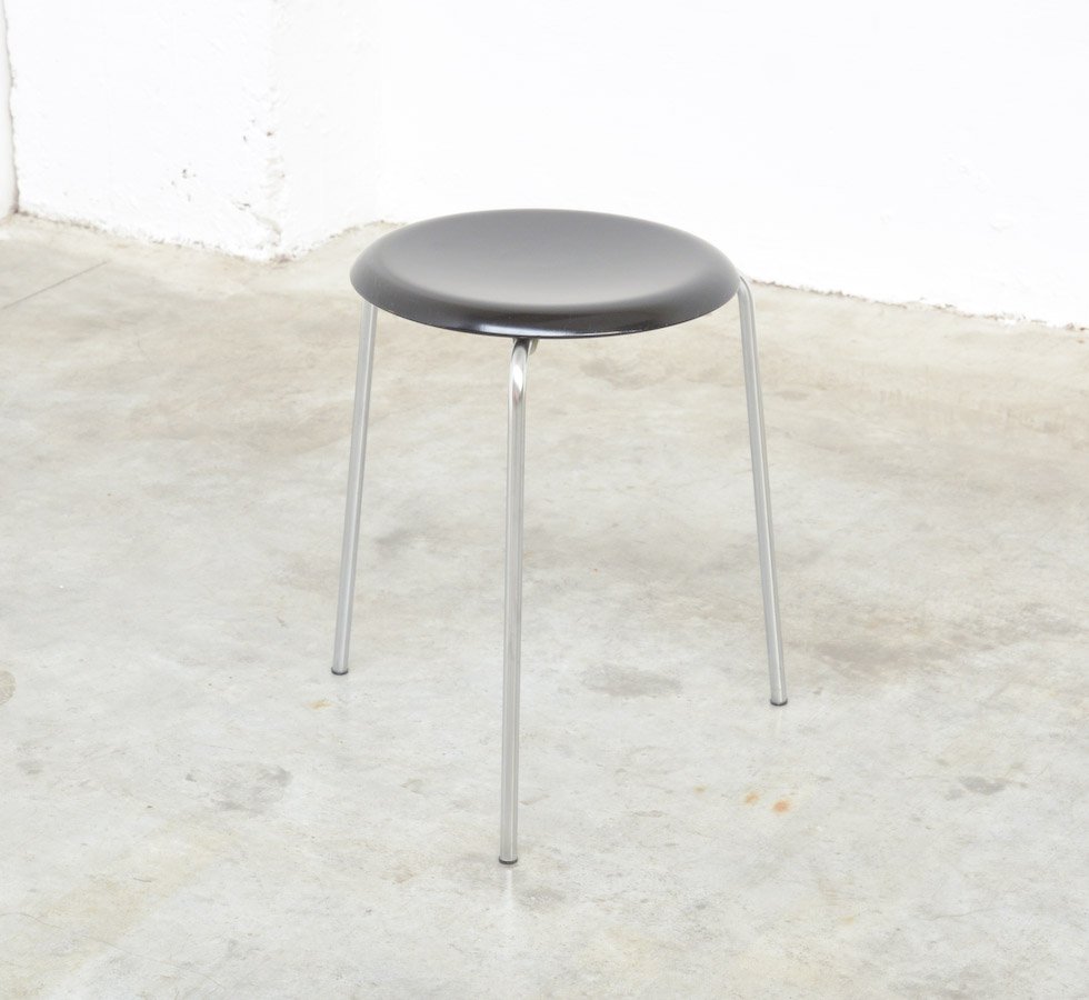 Dot Hocker von Arne Jacobsen für Fritz Hansen, 1964 bei Pamono kaufen Dot Hocker von Arne Jacobsen für Fritz Hansen, 1964 bei Pamono kaufen